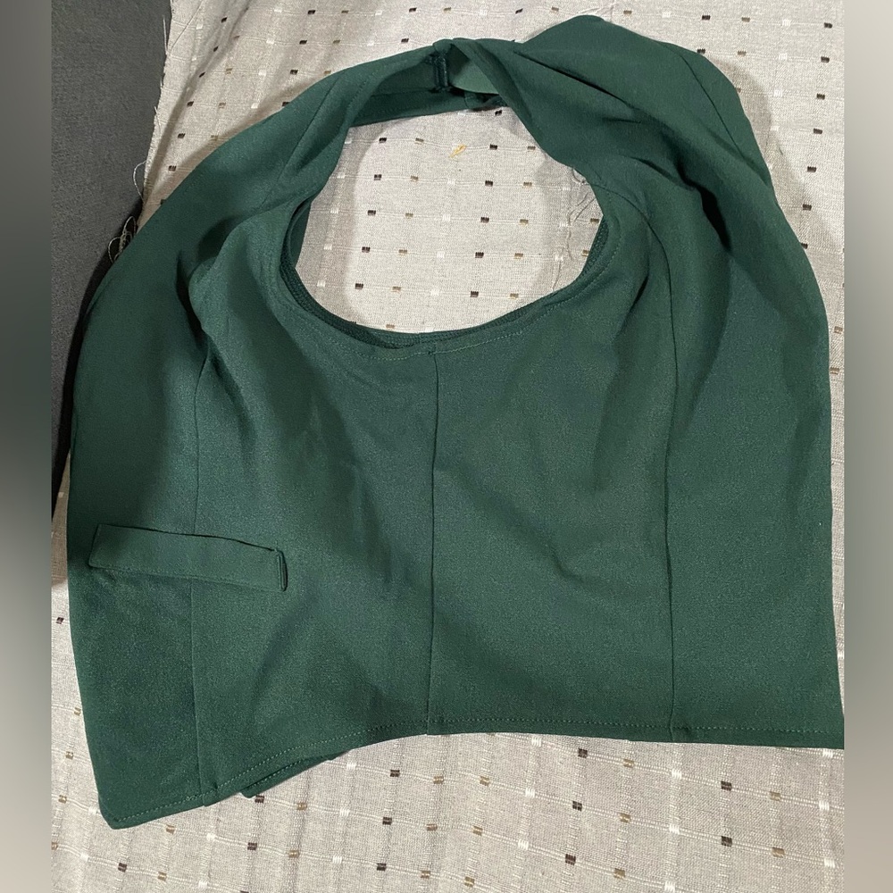 ⭐️Women's Dark Green Buttoned Vest
Size L - Picture 4 of 15